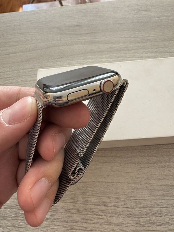 Apple Watch 4 44 milanese Apple Watch 4 44 milanese