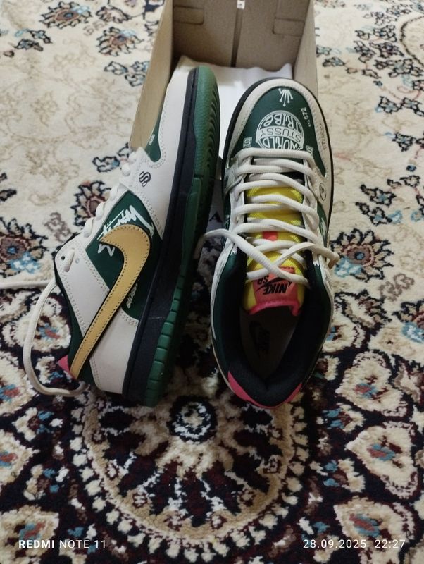 Nike orginal 41-razmer karobkasi yo kiyilmagan