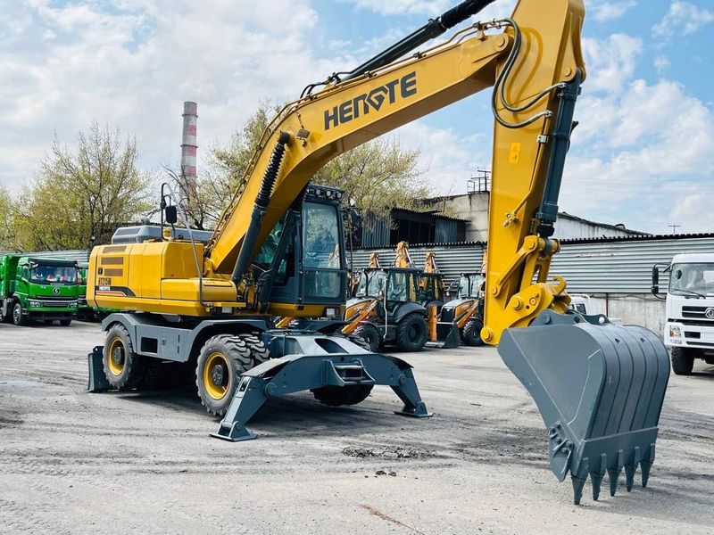 Колесный экскаватор HT215W Колесный экскаватор HT215W