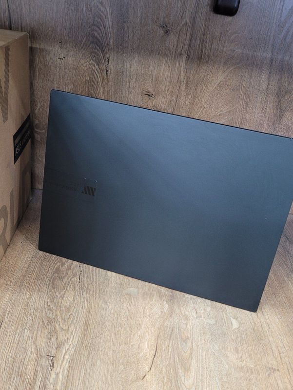 Asus VivoBook M5602Q R5-5600H Asus VivoBook M5602Q R5-5600H