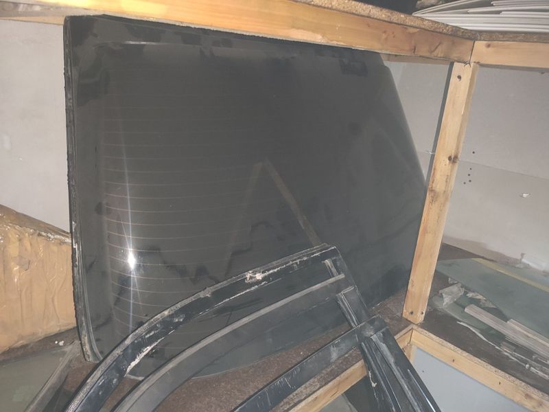 W210 задний лобовой W210 задний лобовой