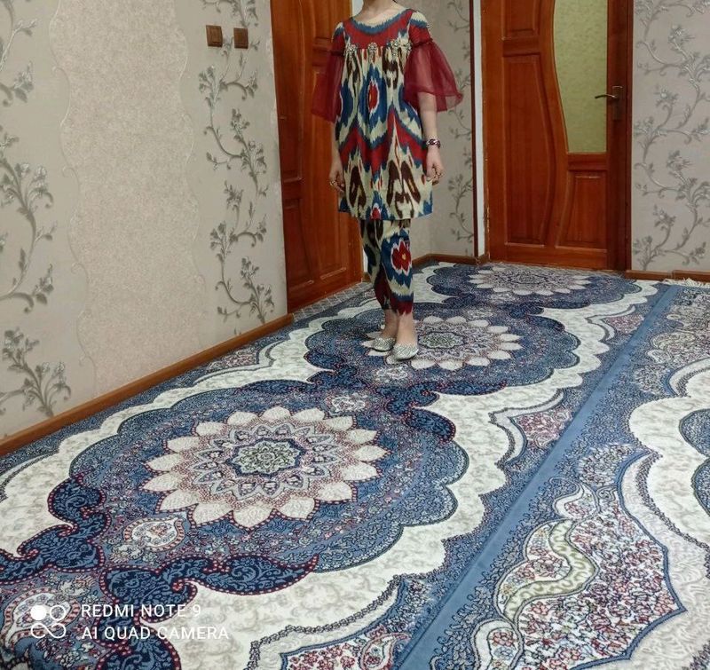 ayollar kiyimi va boshqa koʻplab narsalar ayollar kiyimi va boshqa koʻplab narsalar