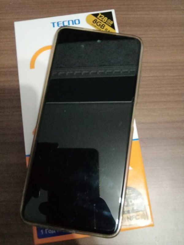 Продам телефон Tecno Spark 20c