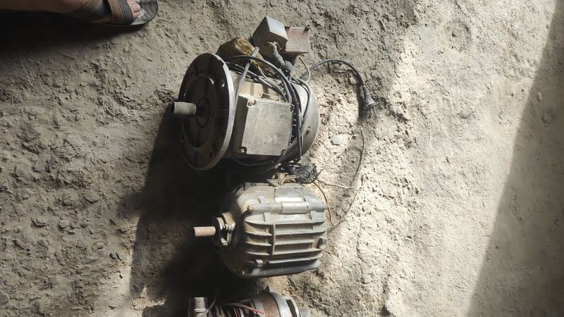 Elektrodvigatellar sotiladi 1,5kv holati yaxshi Elektrodvigatellar sotiladi 1,5kv holati yaxshi