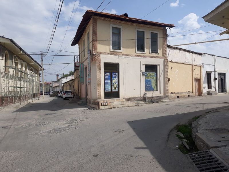 Продаётся нежилое помещение в старом городе, рядом с Биби-Ханум