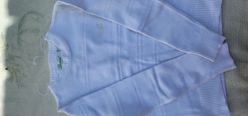 Свитер в школу