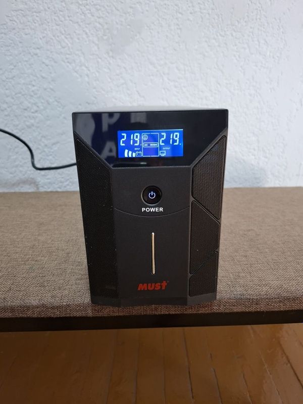 Источник бесперебойного питания (UPS) MUST W3000VA Источник бесперебойного питания (UPS) MUST W3000VA