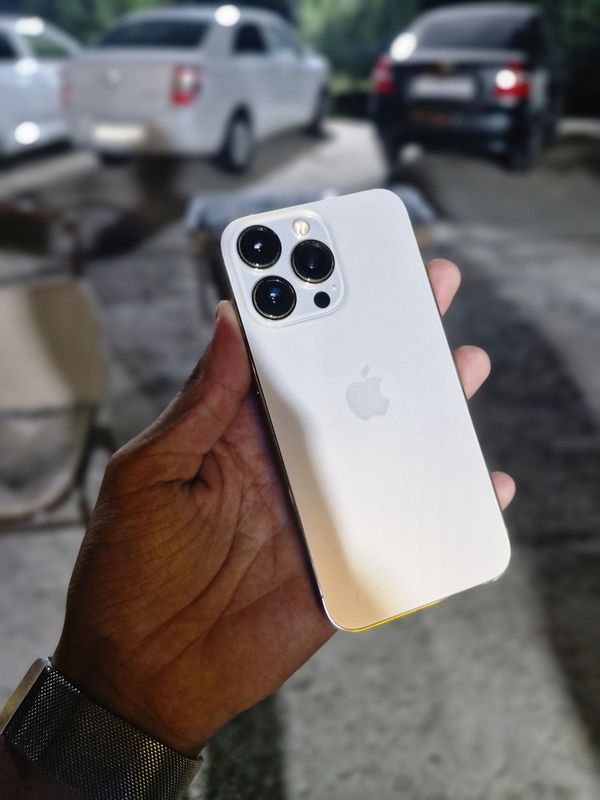 Iphone 13 pro ekranda palasa bor pul zarur bogani uchun sotvoman Iphone 13 pro ekranda palasa bor pul zarur bogani uchun sotvoman
