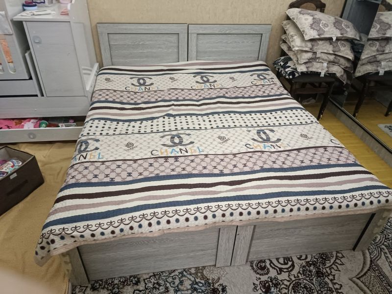 Спальный кравать Спальный кравать