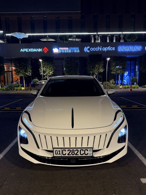 Hongqi Eqm5 500km Full Pazitsasi Srochno Sotiladi! Hongqi Eqm5 500km Full Pazitsasi Srochno Sotiladi!
