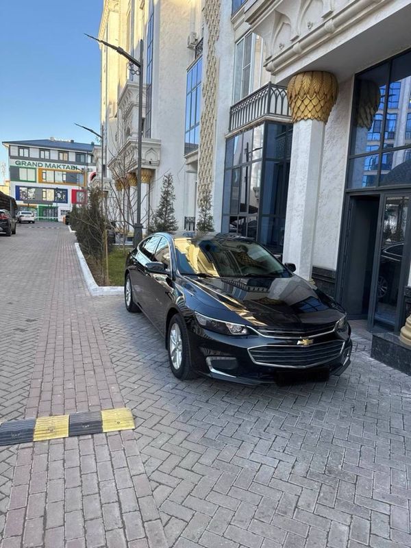 Malibu 2 matori 2.4 rangi qora Malibu 2 matori 2.4 rangi qora