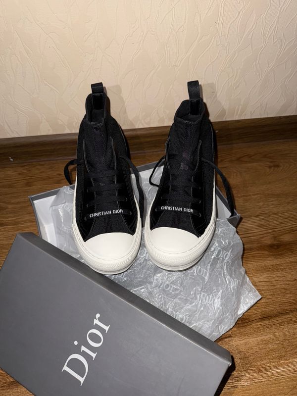 dior кроссовки в идеальном состоянии dior кроссовки в идеальном состоянии