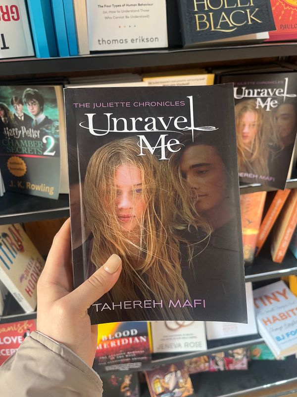 Unravel me Tahereh Mafi