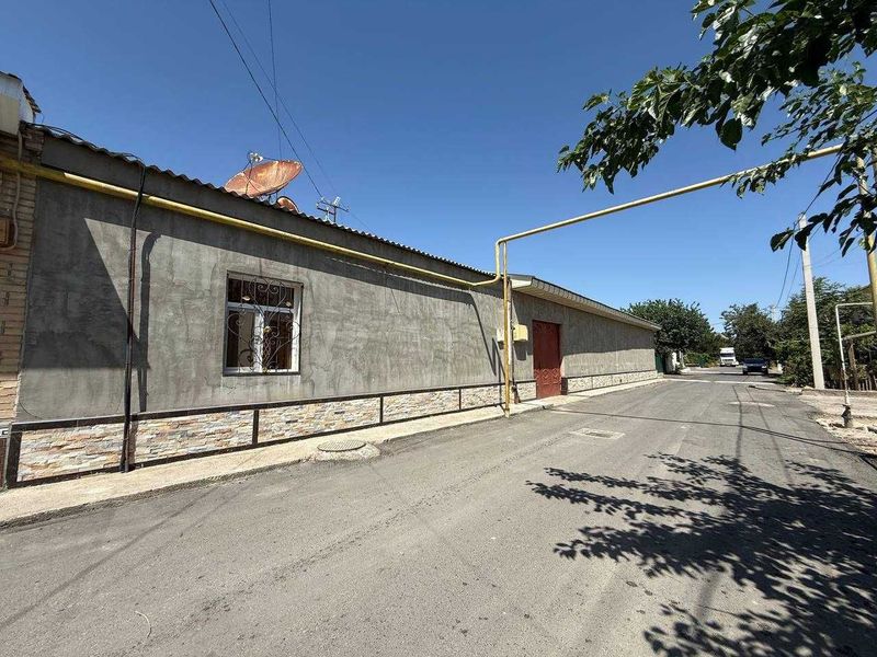 Tayyor 4 sotiqli hovli sotiladi.