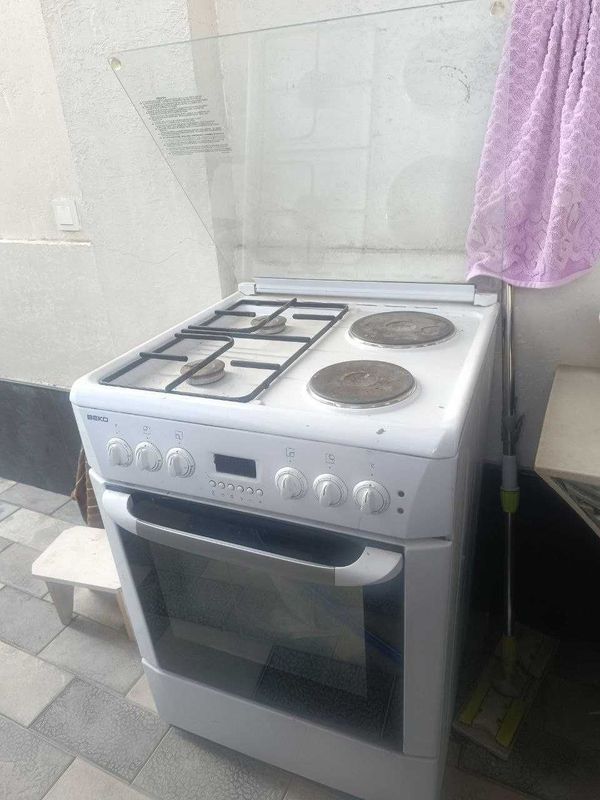 Gaz va tokda ishlaydigan plita Beko Gaz va tokda ishlaydigan plita Beko