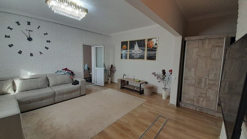 Ijaraga 8kvartal 2hona Ijaraga 8kvartal 2hona