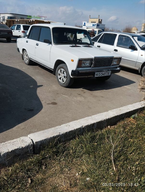 Vaz 2107 sotiladi minishga tayyor Vaz 2107 sotiladi minishga tayyor