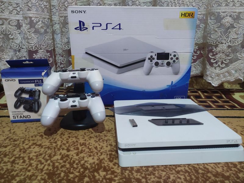 Playstation 4 slim 500 gb Playstation 4 slim 500 gb