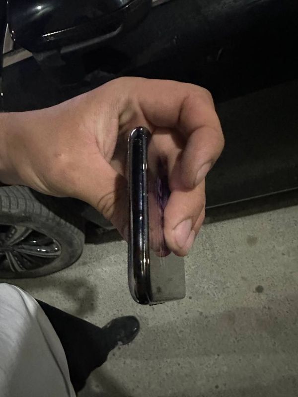 Iphone X orqasini mazasi yo Iphone X orqasini mazasi yo