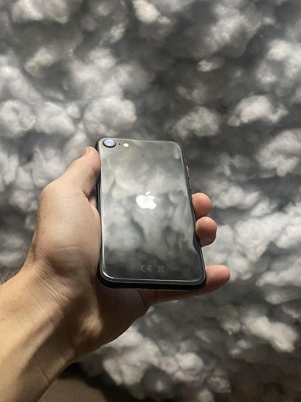 iPhone SE iPhone SE