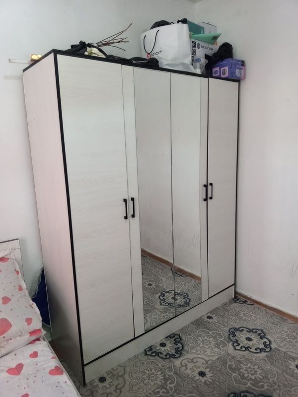 Spalni garnitur srochna sotiladi Spalni garnitur srochna sotiladi
