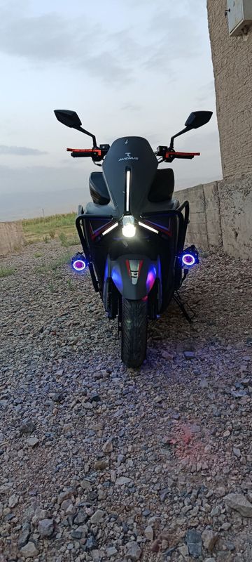 Avenus skuter xali yangi Avenus skuter xali yangi