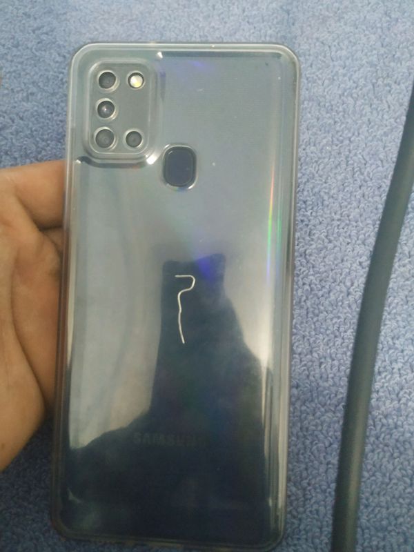 Samsung a21.sotiladi srochna