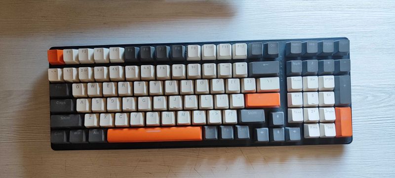Игровая механическая клавиатура Игровая механическая клавиатура