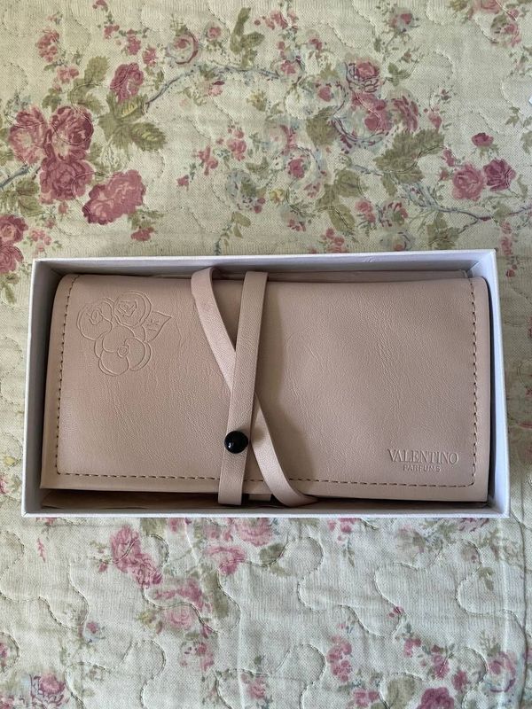 Кошелек от Valentino, Италия Кошелек от Valentino, Италия