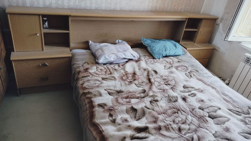Спальный гарнитур б/у, в хорошем состоянии.