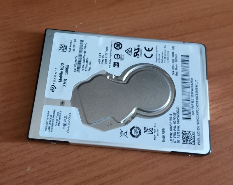 Жёсткий диск HDD подходит для ноутбука и стационарного компьютера Жёсткий диск HDD подходит для ноутбука и стационарного компьютера