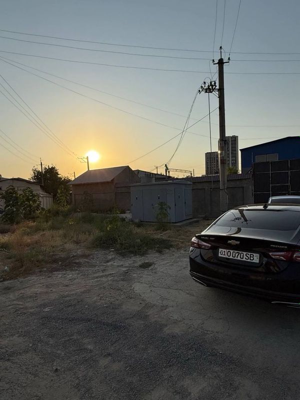 Узгариш ул.Саади складное помещение 10соток подходит под завод итд. Узгариш ул.Саади складное помещение 10соток подходит под завод итд.