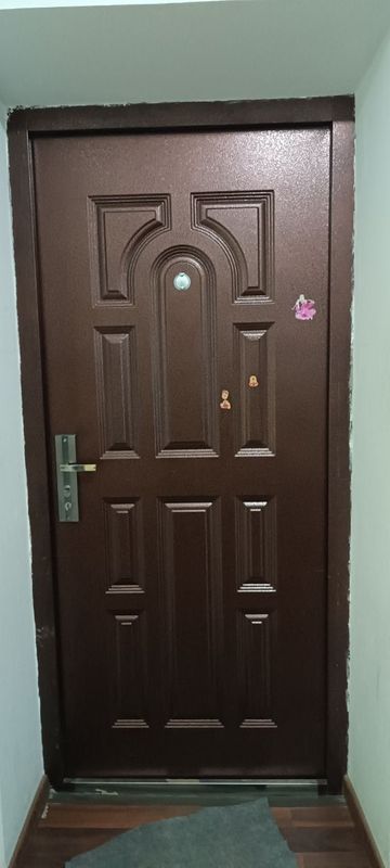 MDF eshiklar, b/y 6 ta mejkomnatniy. 1 ta vhodnoy temir eshik MDF eshiklar, b/y 6 ta mejkomnatniy. 1 ta vhodnoy temir eshik