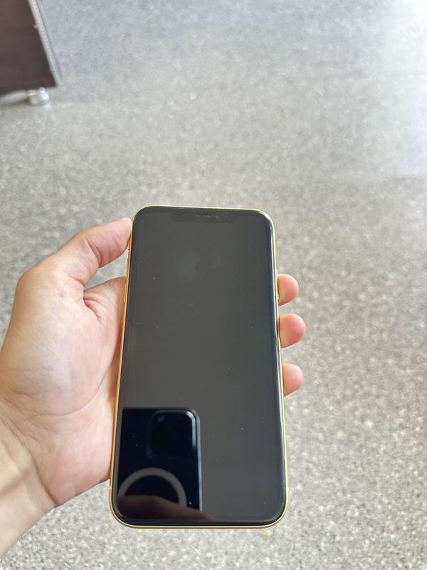 Iphone 11 64 gb sotiladi