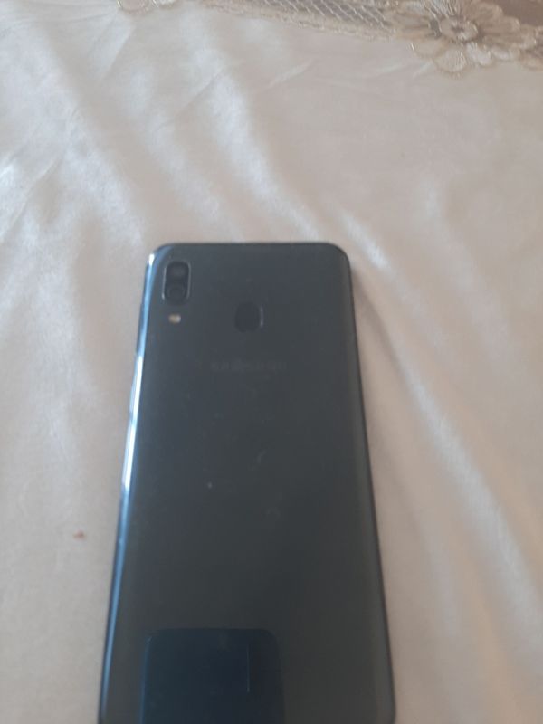 SAMSUNG galaxy A30 32gb, black camera 16MP SAMSUNG galaxy A30 32gb, black camera 16MP