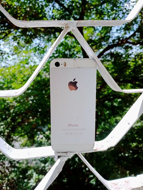 Iphone 5s sotiladi Iphone 5s sotiladi