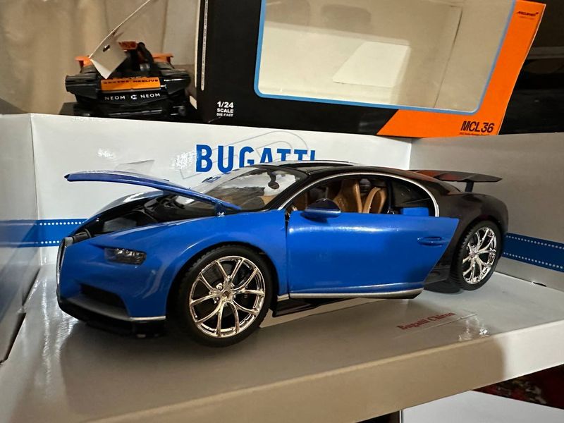 New - Bburago - Bugatti Chiron (1/18) New - Bburago - Bugatti Chiron (1/18)
