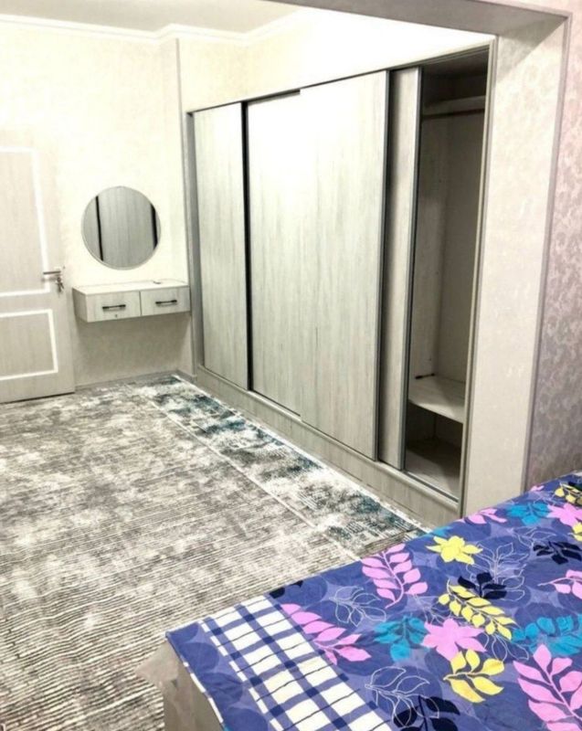 Yunusobod metro yonida kvartra bor 1 xonasi beriladi uzoq muddatga