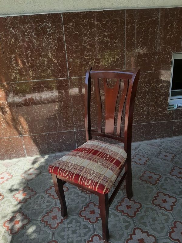 Srochna sotiladi stul 10 ta dona Srochna sotiladi stul 10 ta dona
