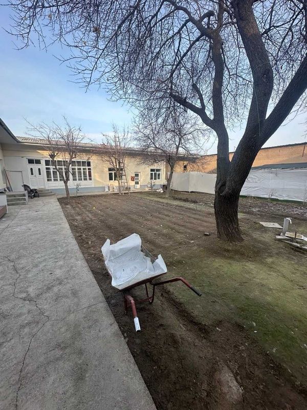 Профессорский городок 3 сотки 12 на 25 метров можно под хостел