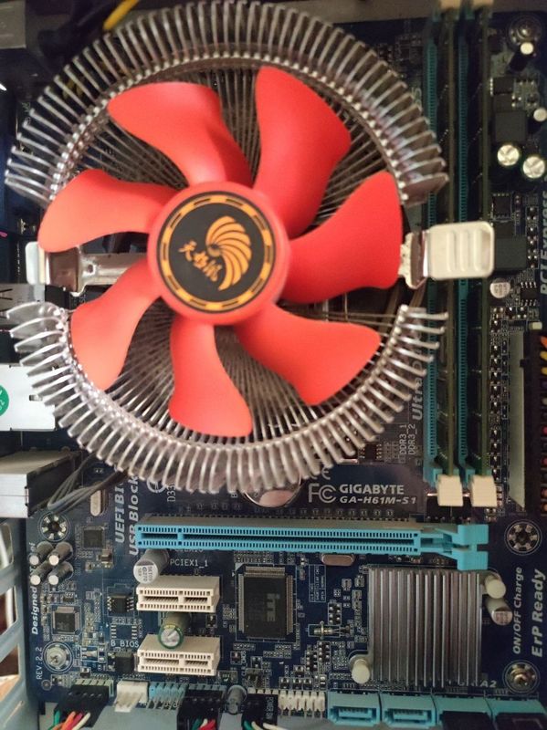H61 gigabyte plata + i3 3220 arzon narxda sotiladi H61 gigabyte plata + i3 3220 arzon narxda sotiladi