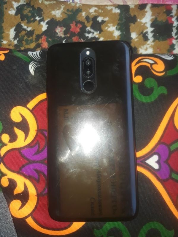 REDMI 8 yaxshi telifon