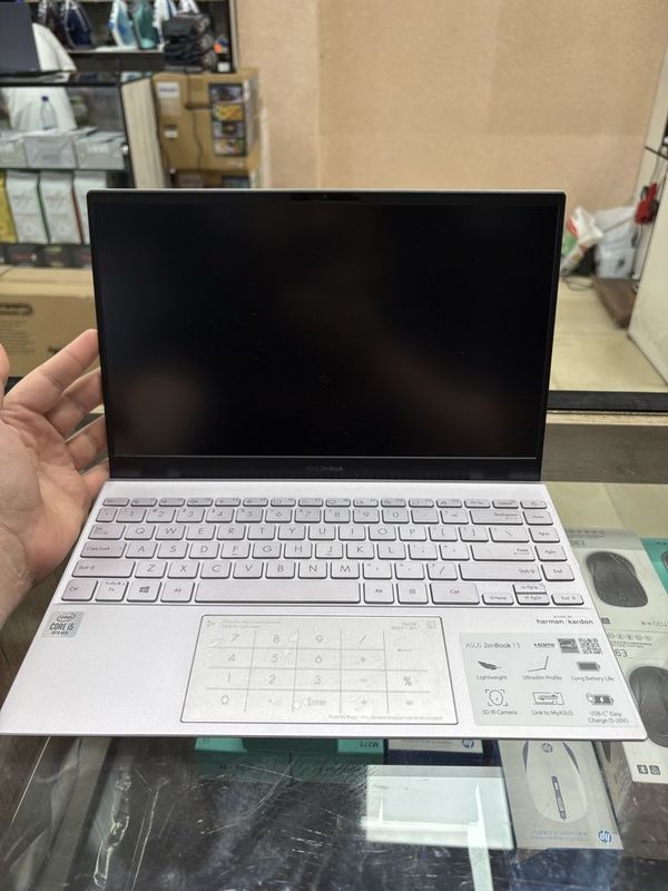 Asus Zenbook 13/I5 10th/Ddr 8gb/Ssd 256gb Asus Zenbook 13/I5 10th/Ddr 8gb/Ssd 256gb