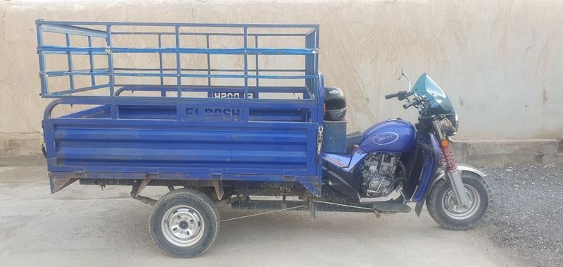 Eldosh motosikl sotiladi Eldosh motosikl sotiladi