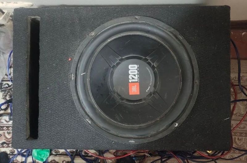 Sambufer JBL 1200watt. Сабвуфер