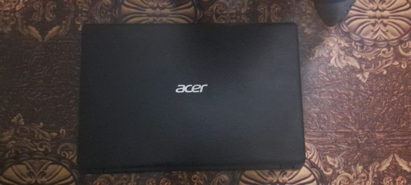 Acer noutbuk sotiladi