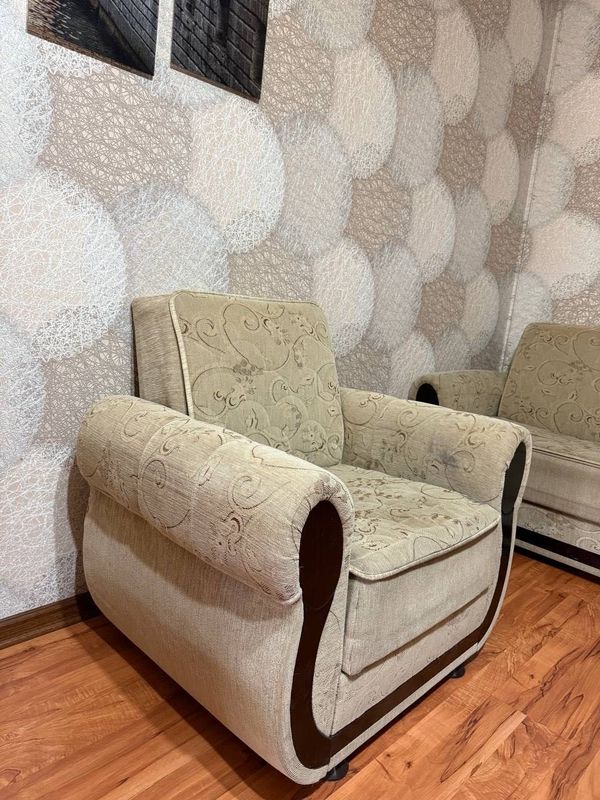 Продам кресло книжка