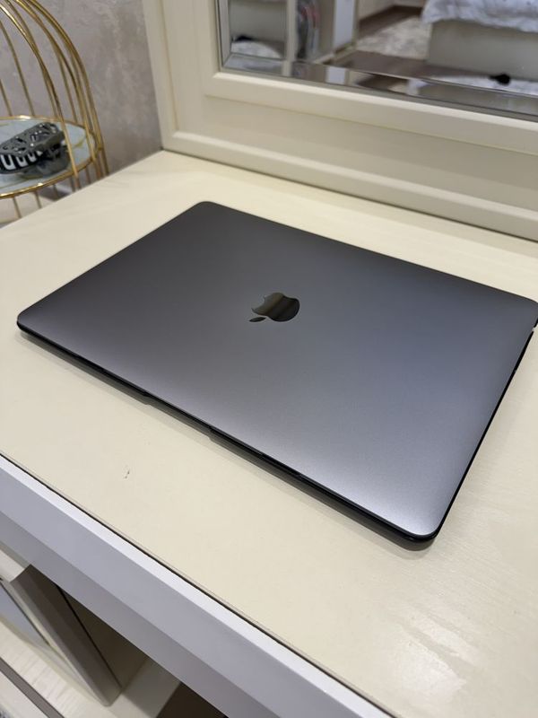 Macbook air m1 8/256