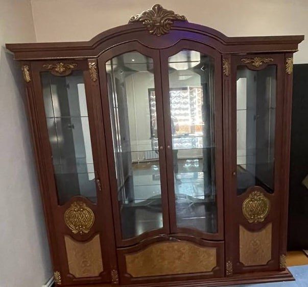 Продается большой шкаф Продается большой шкаф