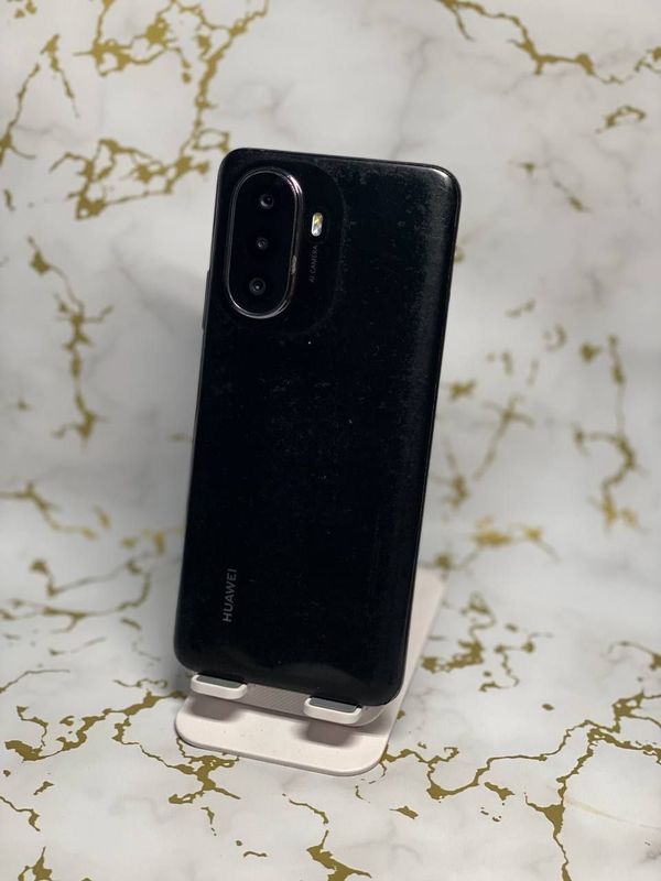 Huawei nova Y70 sotiladi Huawei nova Y70 sotiladi